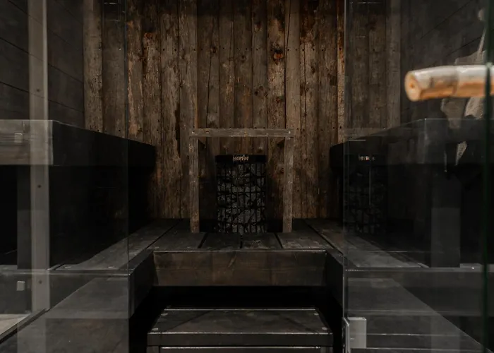 Kuuru Hillside * 루카