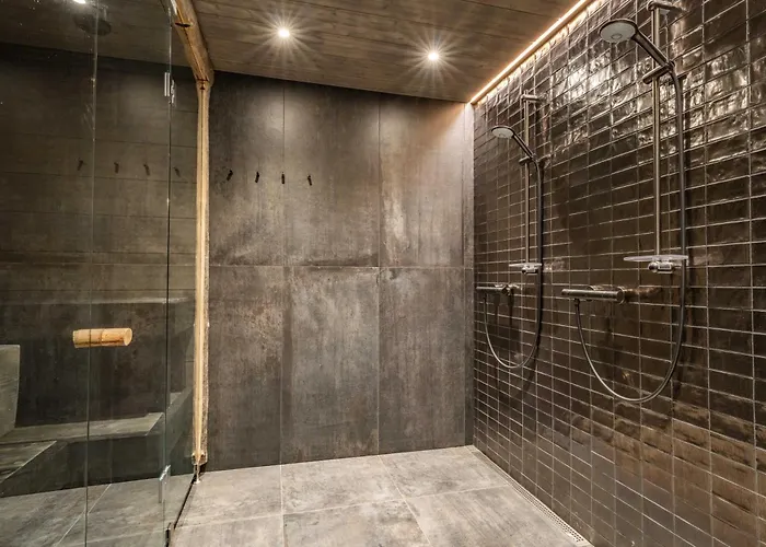 Kuuru Hillside * 루카