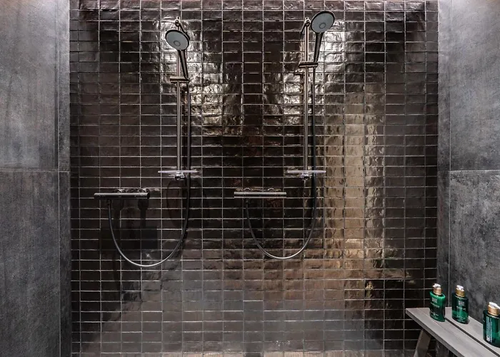 Kuuru Hillside 루카